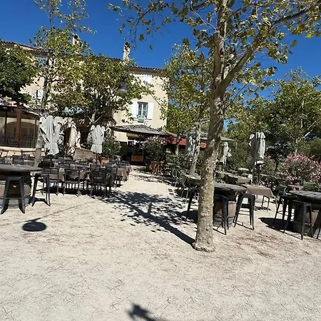 Maison De Gamme Dans Le Golf De Pont Royal *